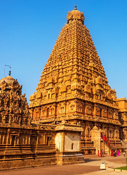 Brihadeeswarar Temple - Thanjavur